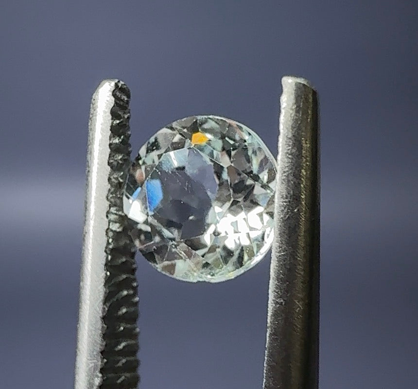Auction Win: Sky Blue Topaz Gemstone (small chip) 1.03ct