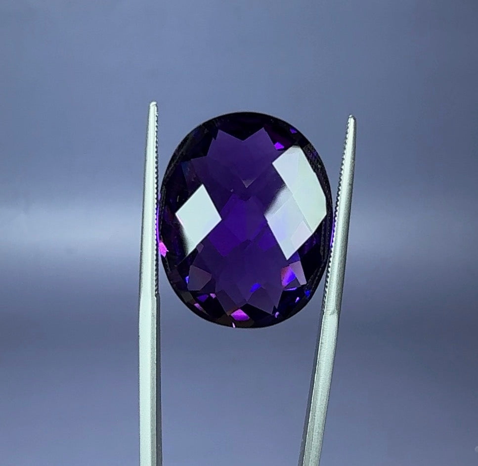 Amethsyt (JUICY color and large size!) 20.7ct