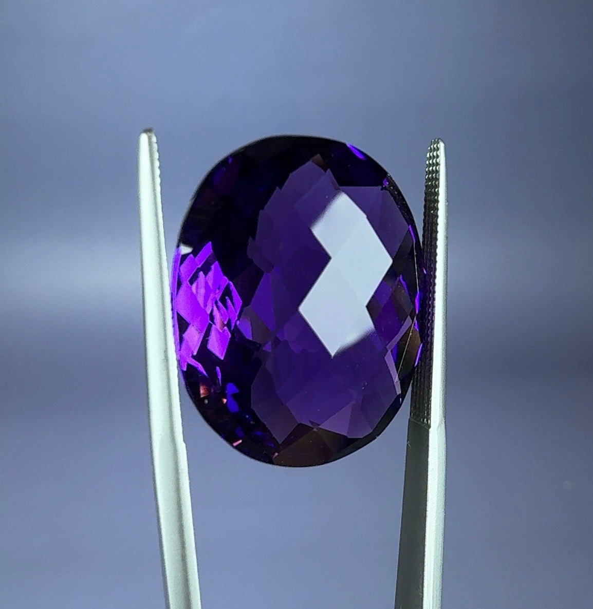 Amethsyt (JUICY color and large size!) 20.7ct