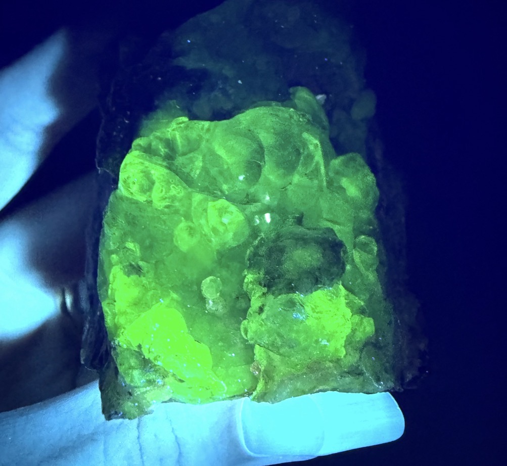 Auction Win: Hyalite Opal (Fluorescent!)