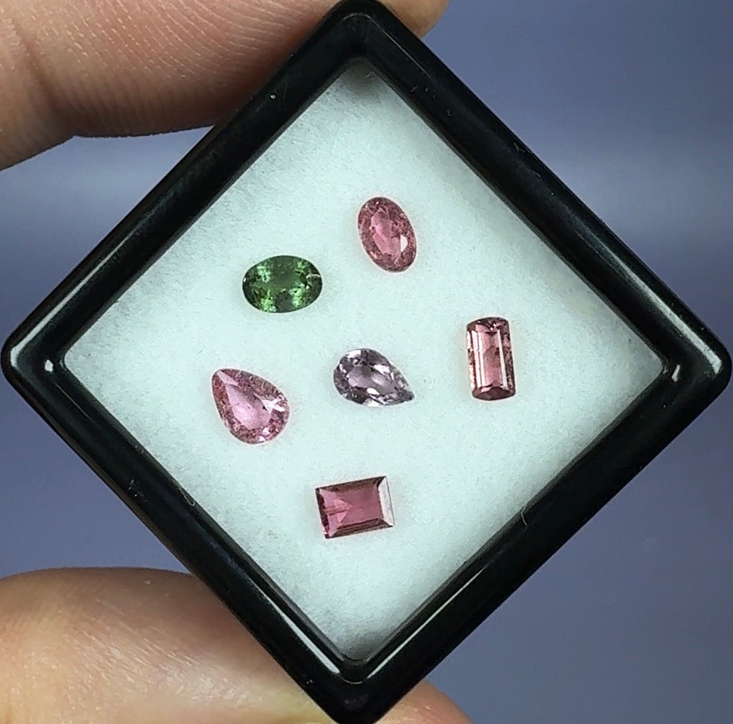 Auction Win: Tourmaline Gemstone Set 1.15cttw