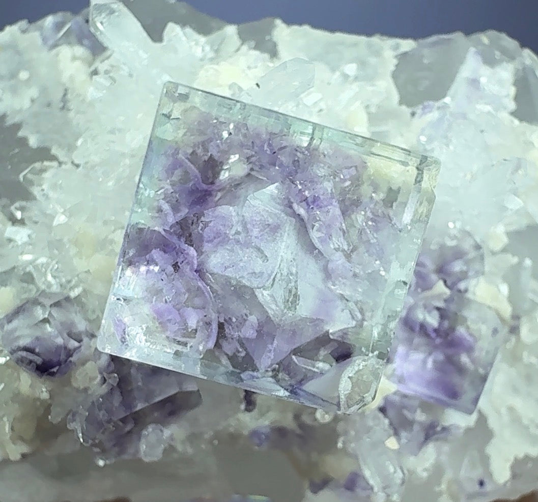 Fluorite on Quartz (octahedral phantom)