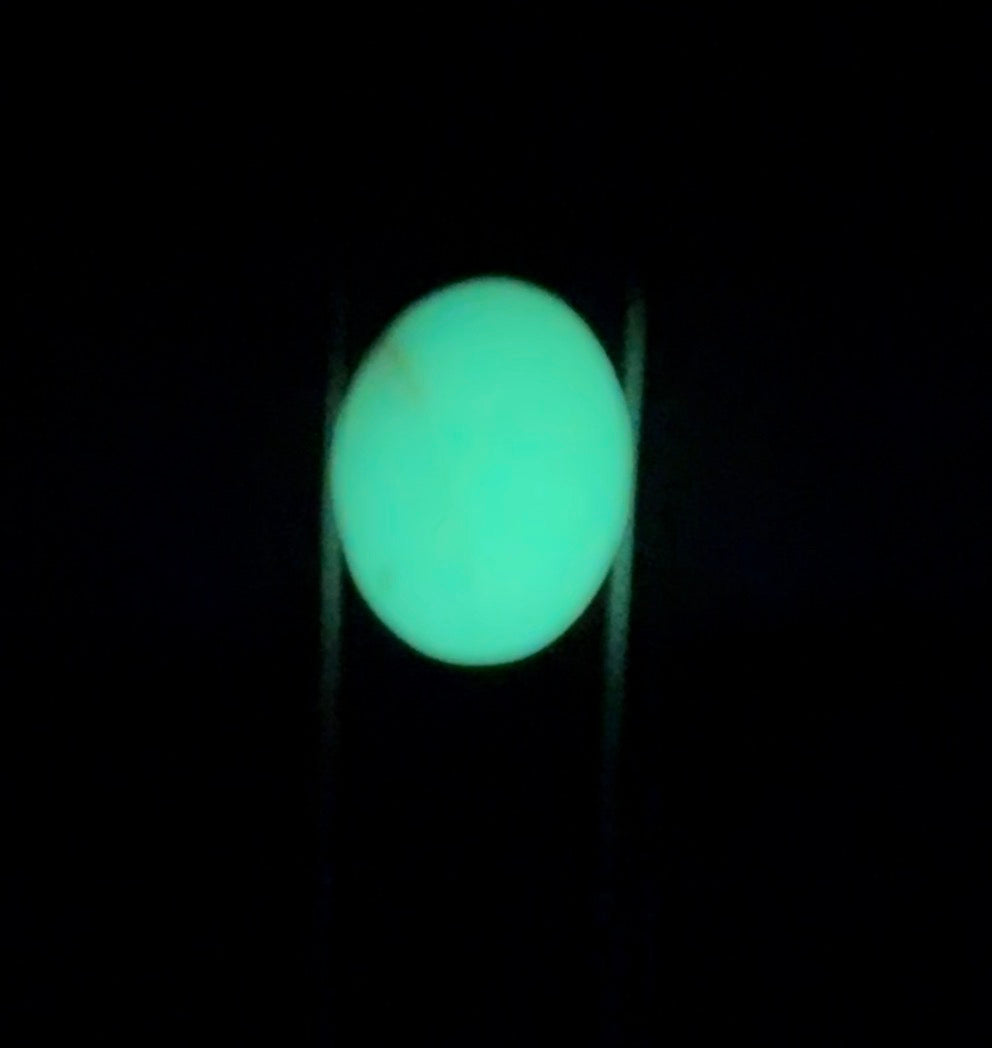 Auction Win: White Opal (phosphorescent!) 1.57ct